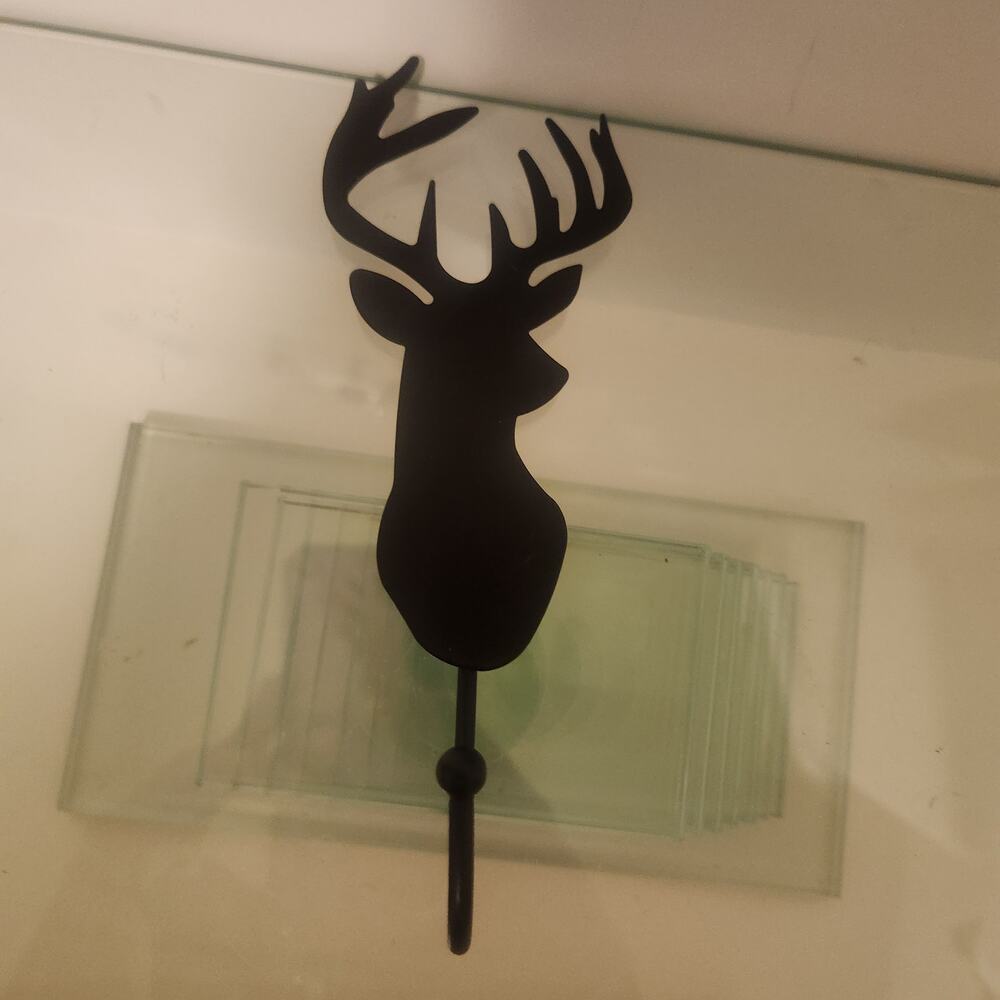 Single Hook Metal Deer in black